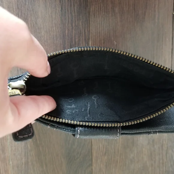 Black Leather Fossil Clutch+Wallet Hybrid - Picture 3 of 8
